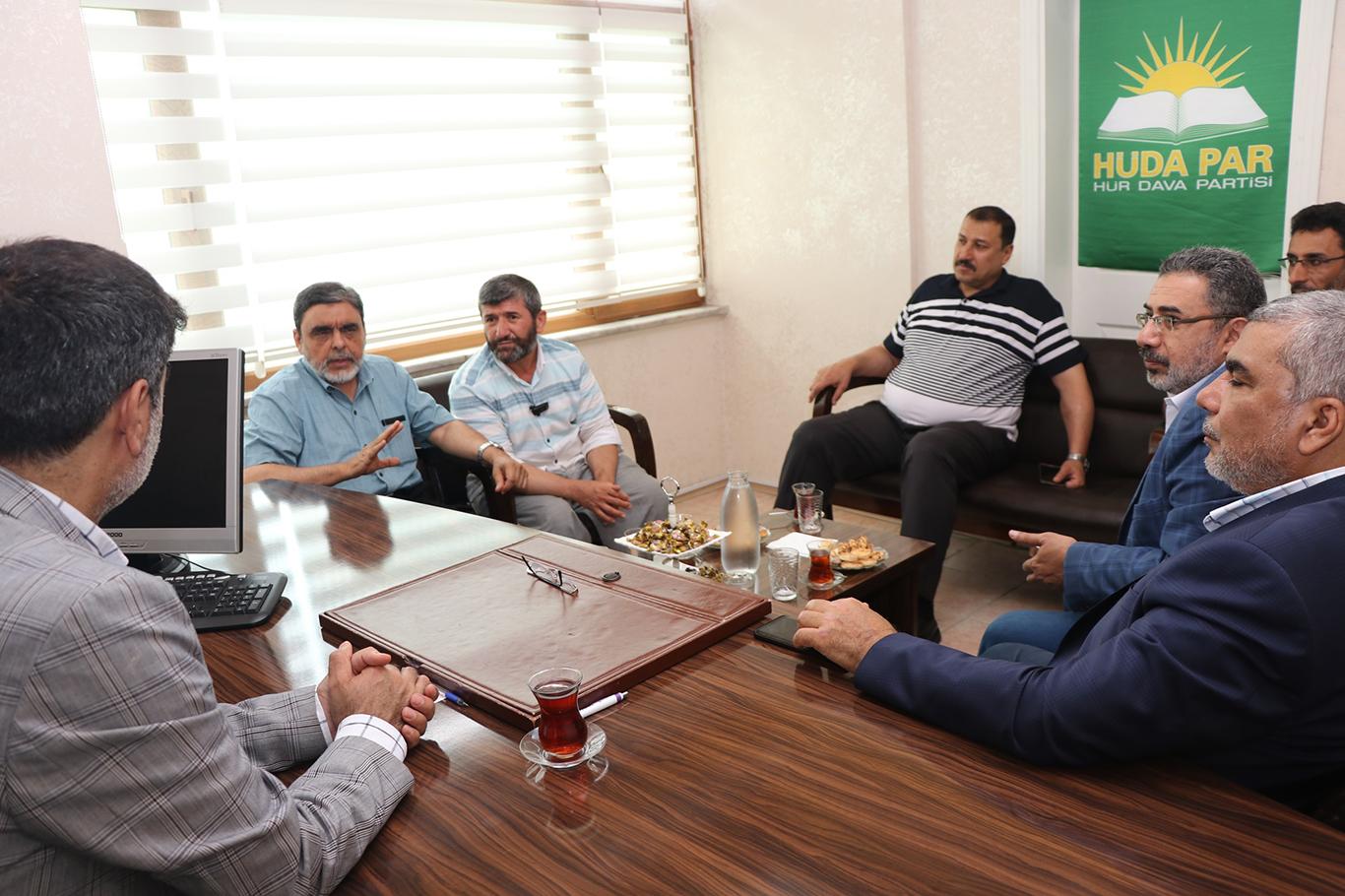İhvanı Müslimin ve Cemaati İslami yetkililerinden HÜDA PAR'a taziye ziyareti İhvanı Müslimin ve Cemaati İslami yetkililerinden HÜDA PAR'a taziye ziyareti